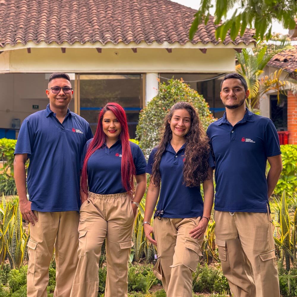 QUIENES-SOMOS